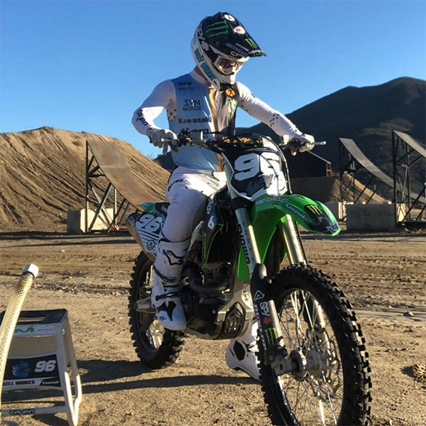 axell hodges bell helmet SLAYCO MOTO-10 SPEHERICAL| Axell Hodges' Signature Style.